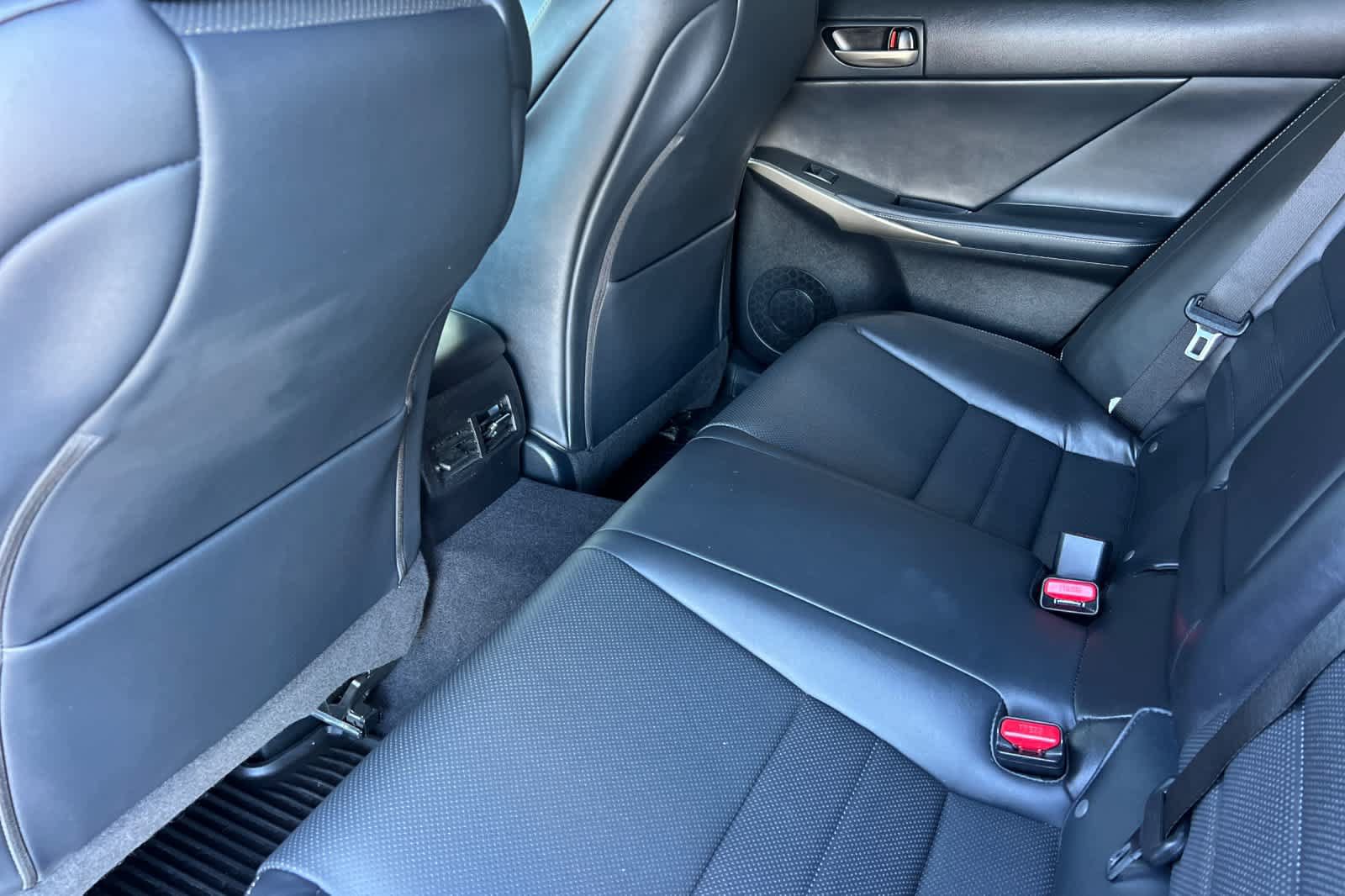 Used 2017 Lexus IS 200t F Sport w/ F Sport Package RWD image 4