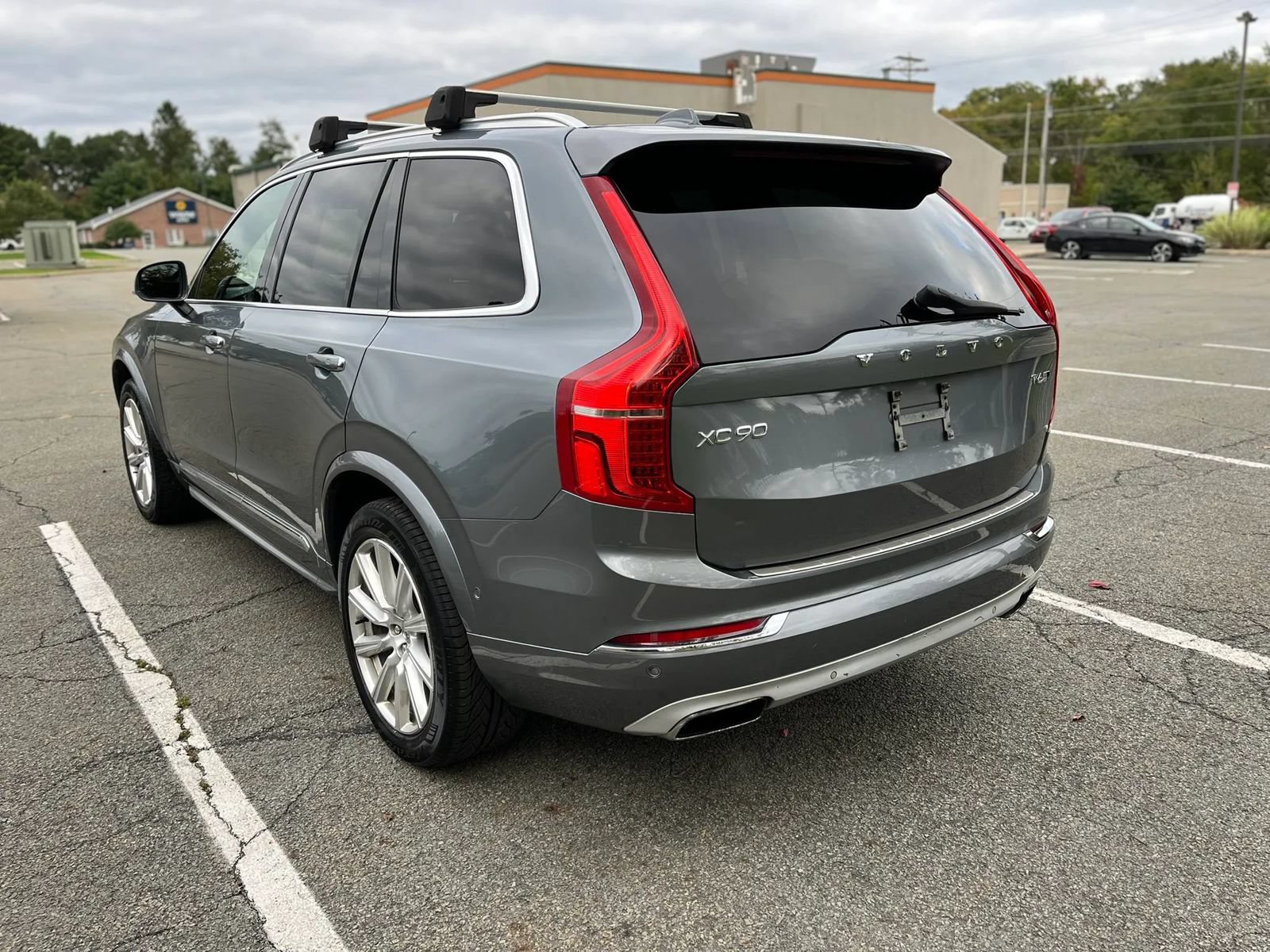 Used 2016 Volvo XC90 T6 Inscription w/ Protection Package Plus AWD/4WD image 8