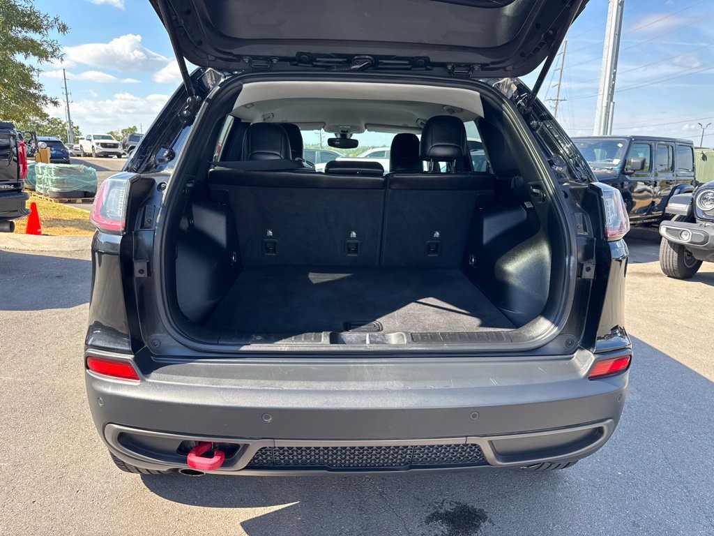 Used 2019 Jeep Cherokee Trailhawk AWD/4WD image 27
