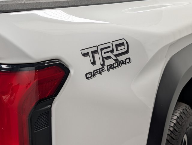 Used 2025 Toyota Tacoma TRD Off-Road AWD/4WD image 5