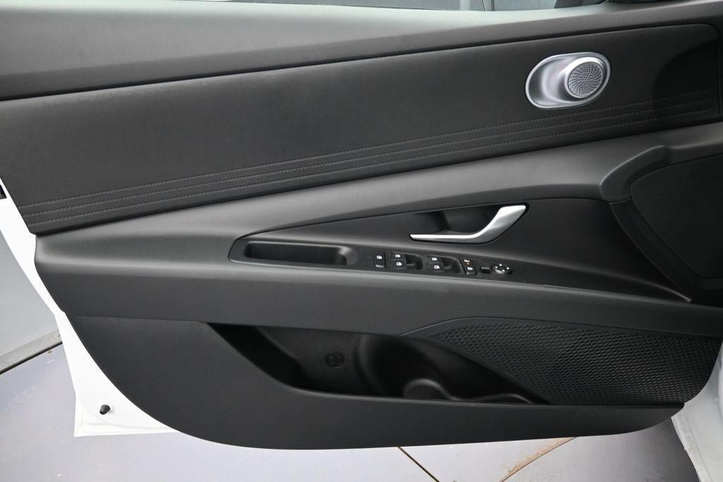 New 2026 Hyundai Elantra SE FWD image 23