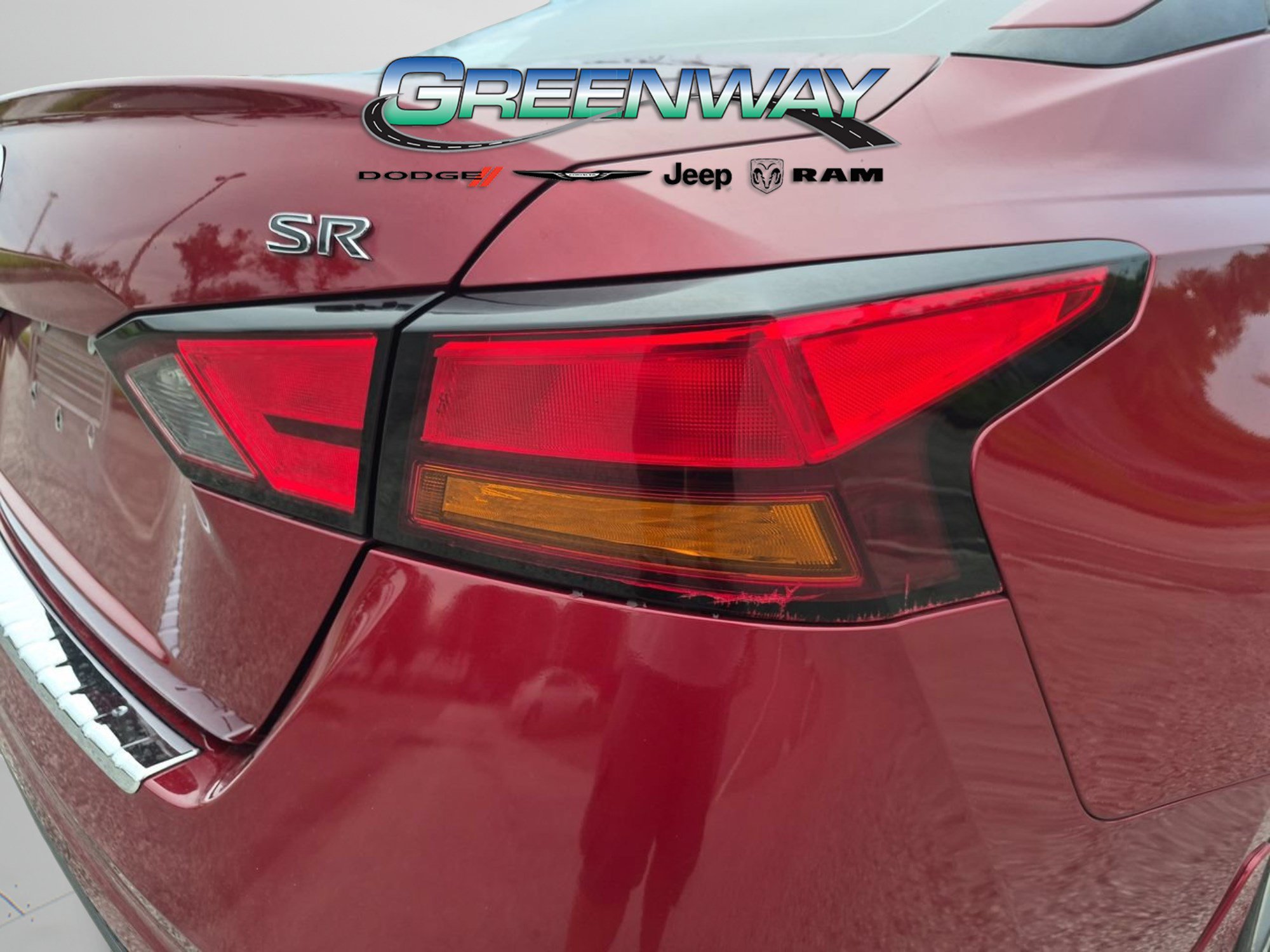 Used 2021 Nissan Altima 2.5 SR w/ SR Premium Package FWD image 6