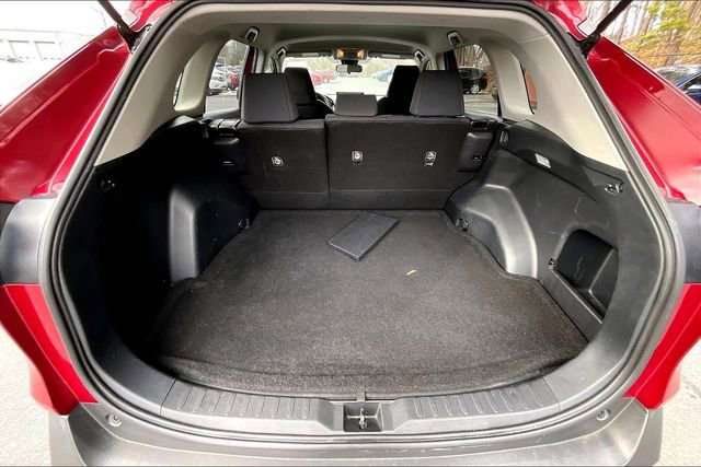 Used 2021 Toyota RAV4 LE image 21