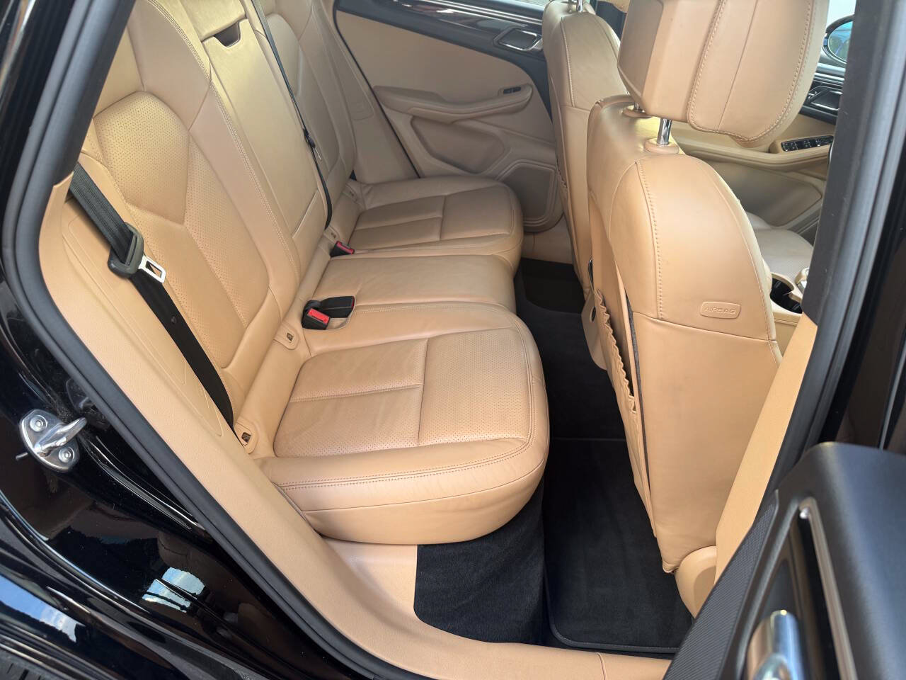 Used 2017 Porsche Macan AWD/4WD image 18