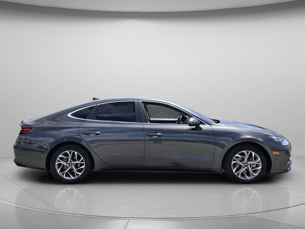 Certified 2023 Hyundai Sonata SEL FWD image 4