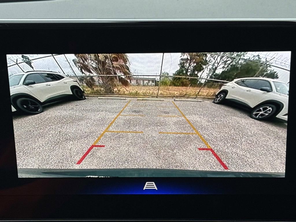 New 2026 Chevrolet Trax LT w/ Sunroof Package image 26