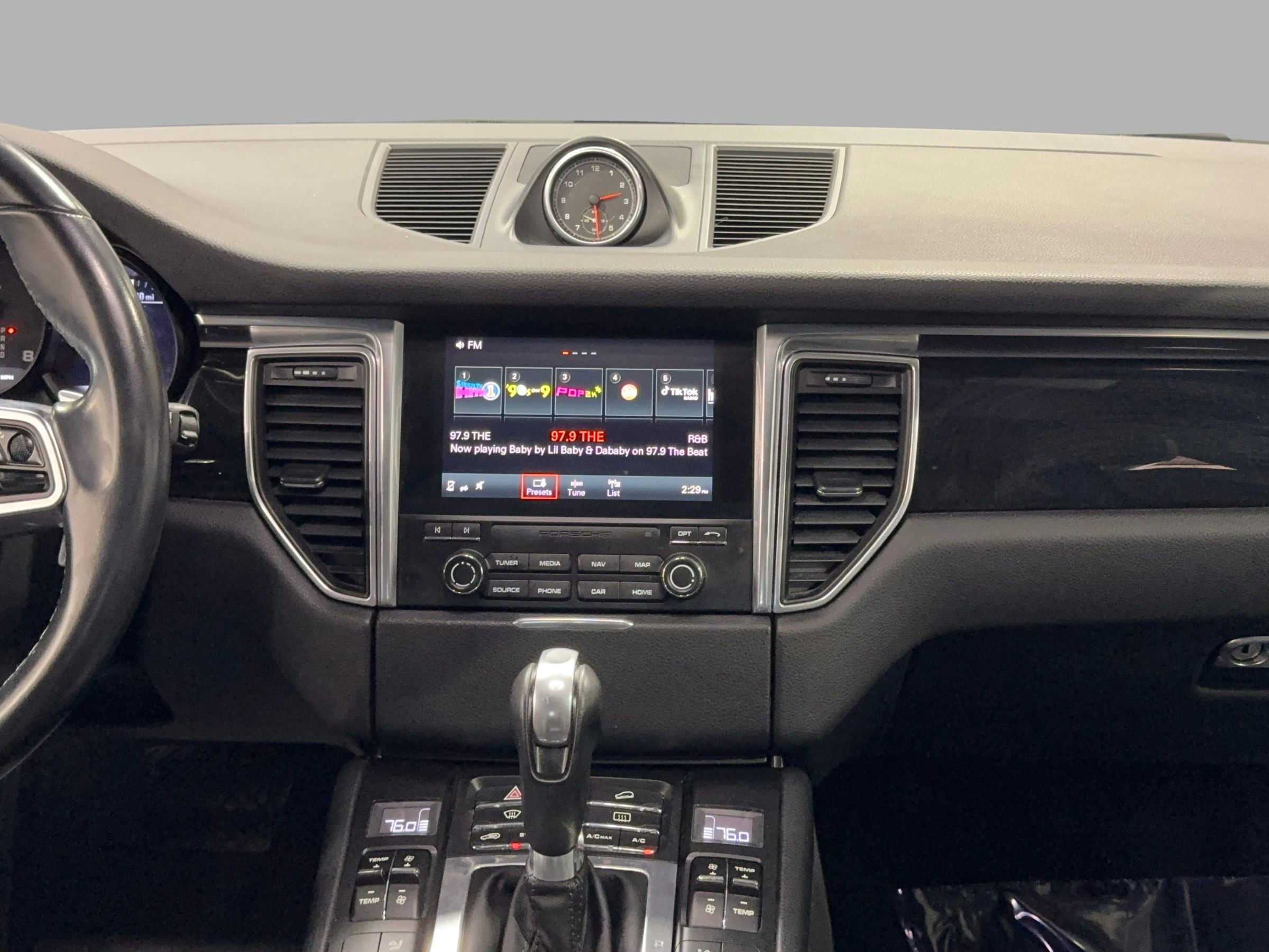 Used 2017 Porsche Macan image 24