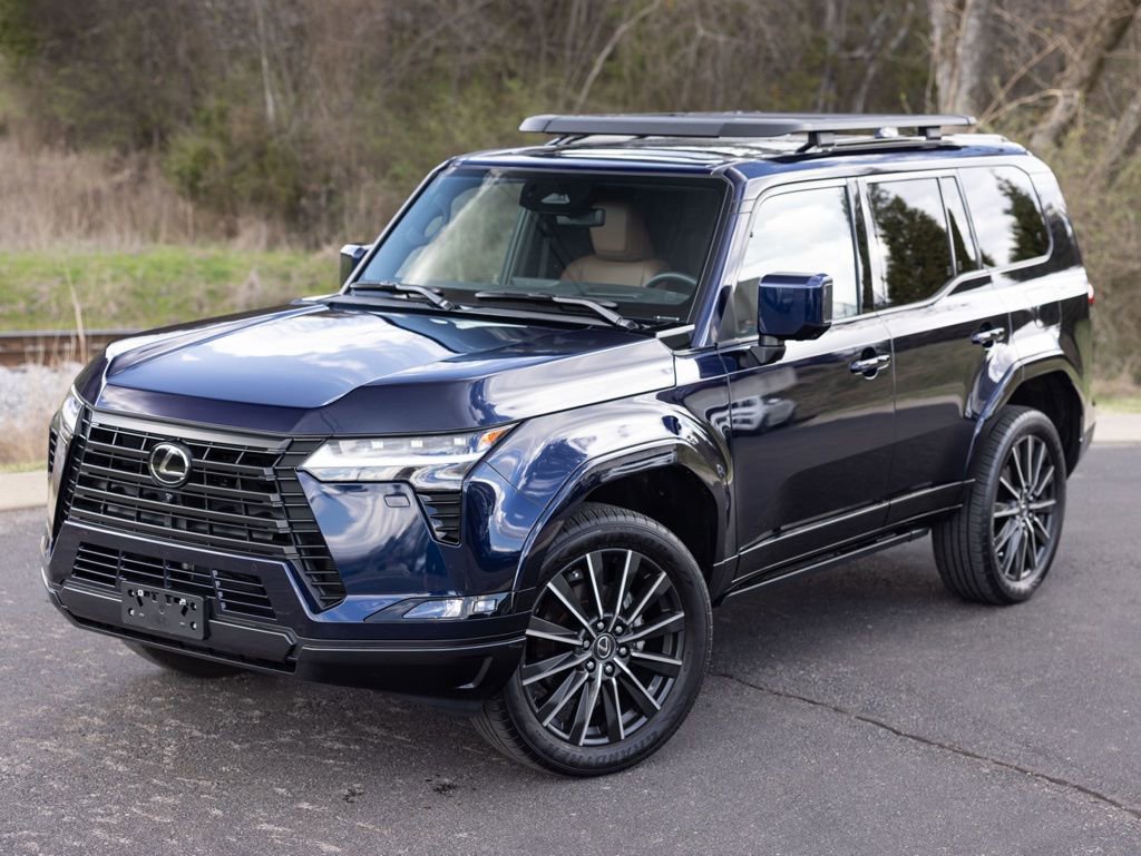 Used 2024 Lexus GX 550 w/ Accessory Package (2T) image 4