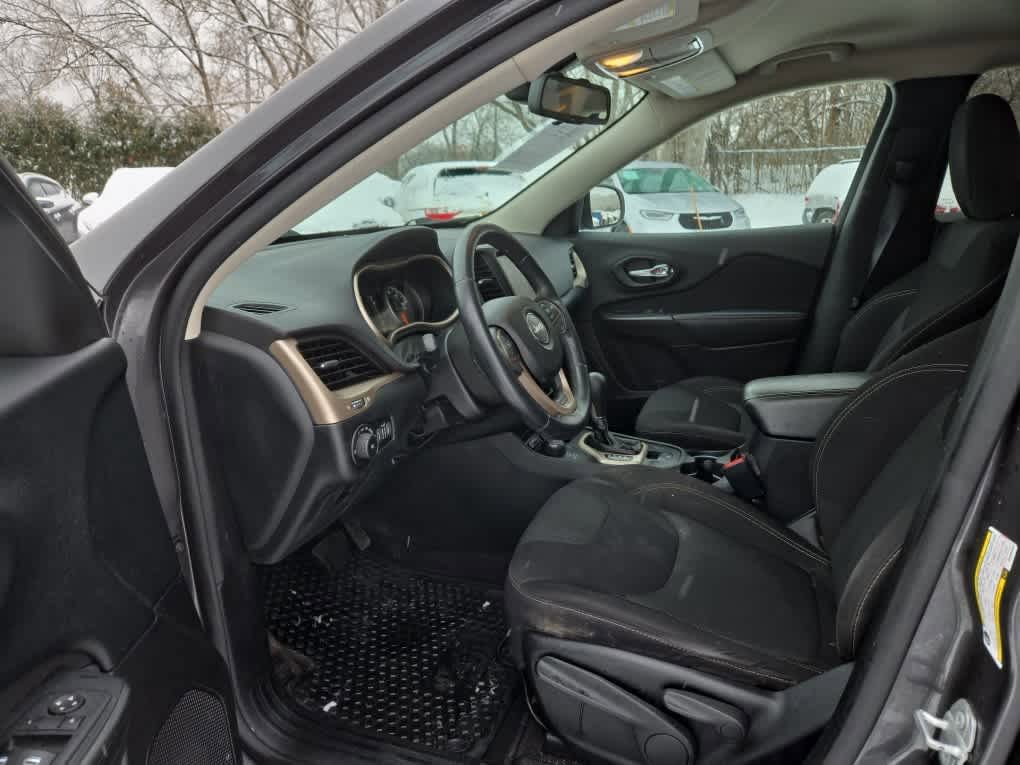 Used 2016 Jeep Cherokee Latitude image 11