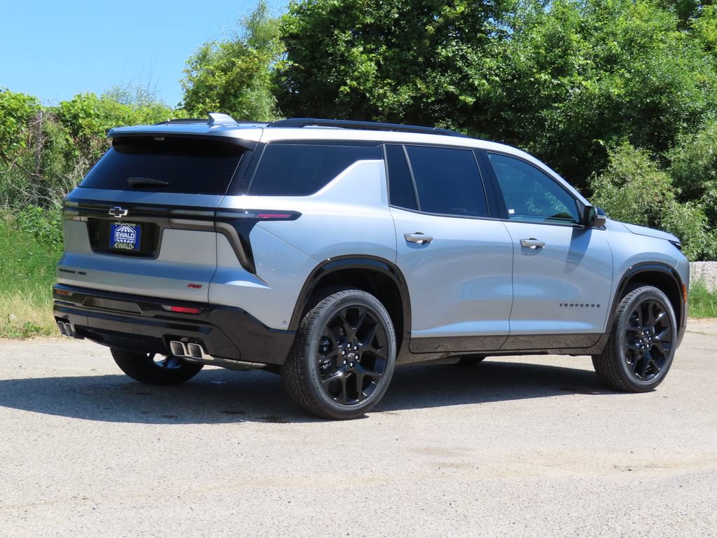 New 2026 Chevrolet Traverse RS w/ LPO, Floor Liner Package AWD/4WD image 3