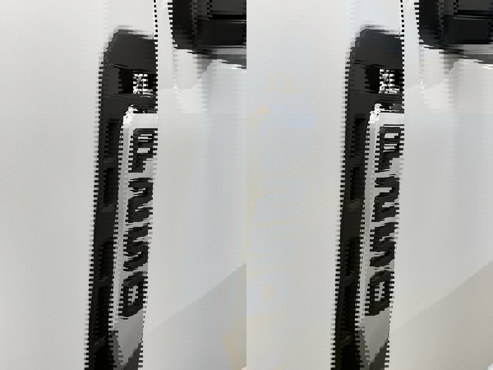 New 2026 Ford F250 XL w/ XL Chrome Package image 8