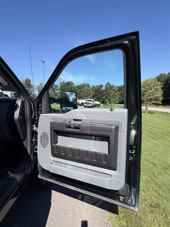 Used 2016 Ford F250 XL w/ XL Appearance Package AWD/4WD image 25