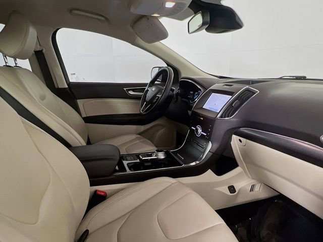 Used 2020 Ford Edge Titanium image 10