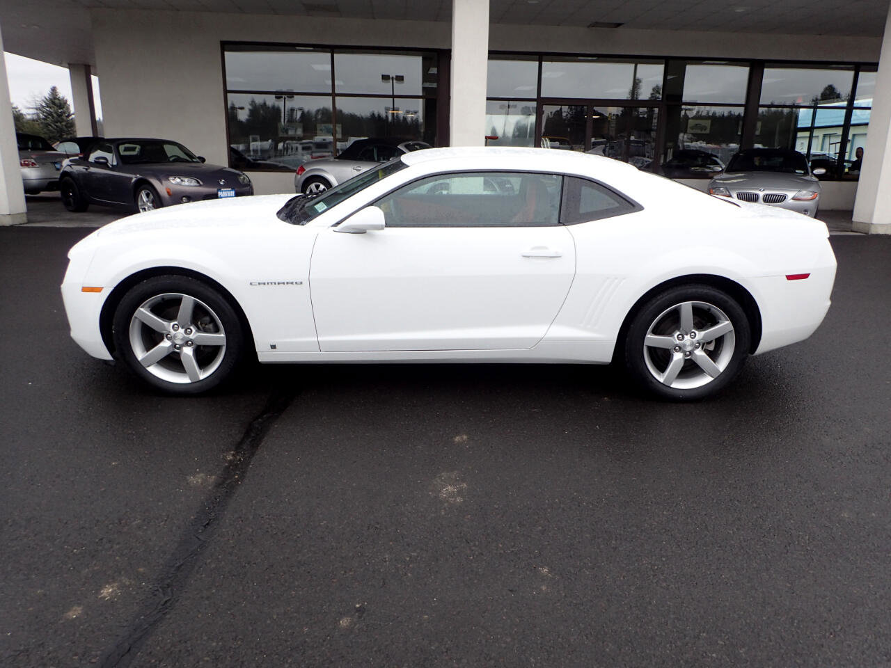Used 2010 Chevrolet Camaro LT w/ Interior Accent Trim Package RWD image 2
