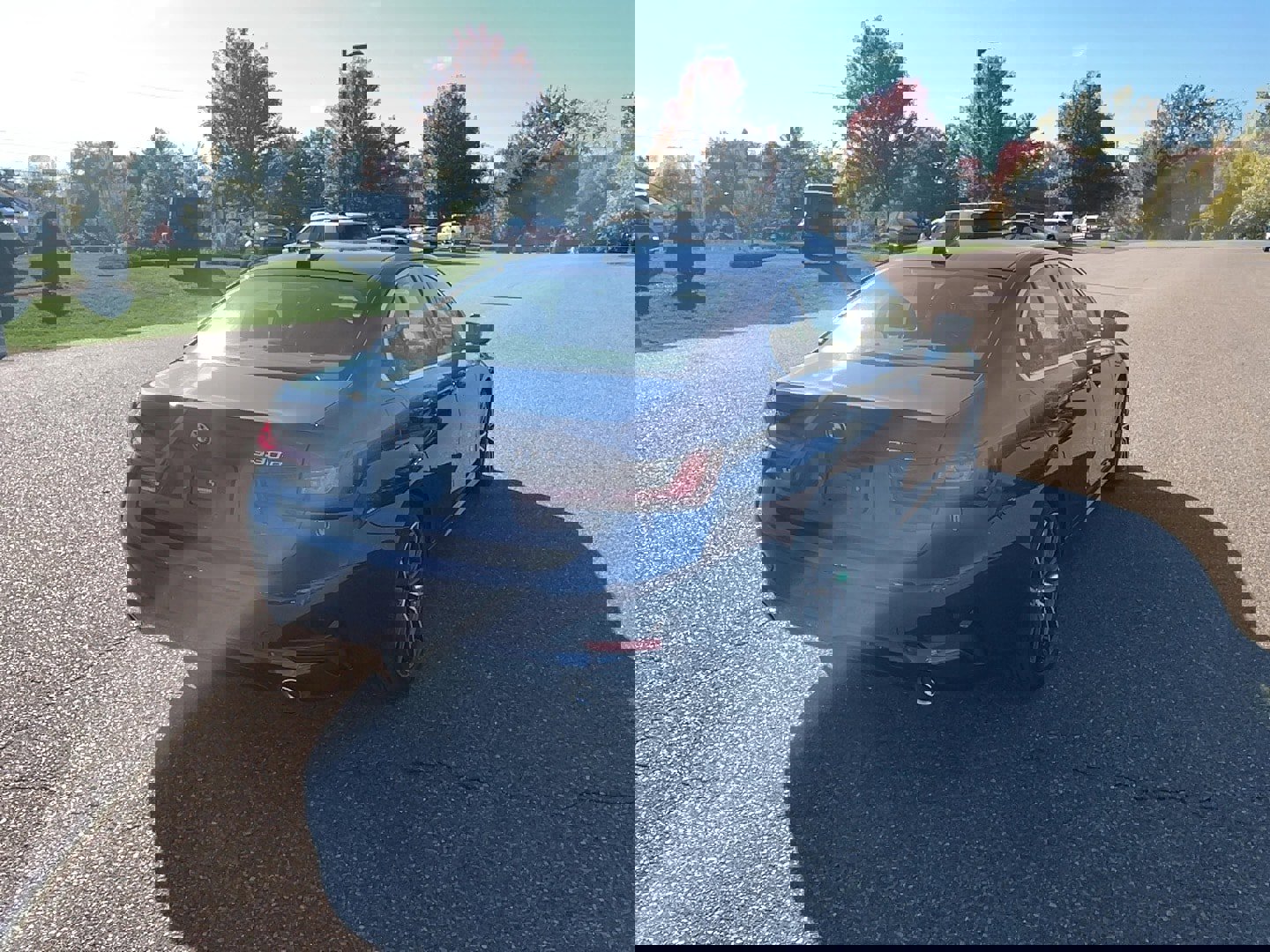 Certified 2022 BMW 330e xDrive w/ Premium Package image 5