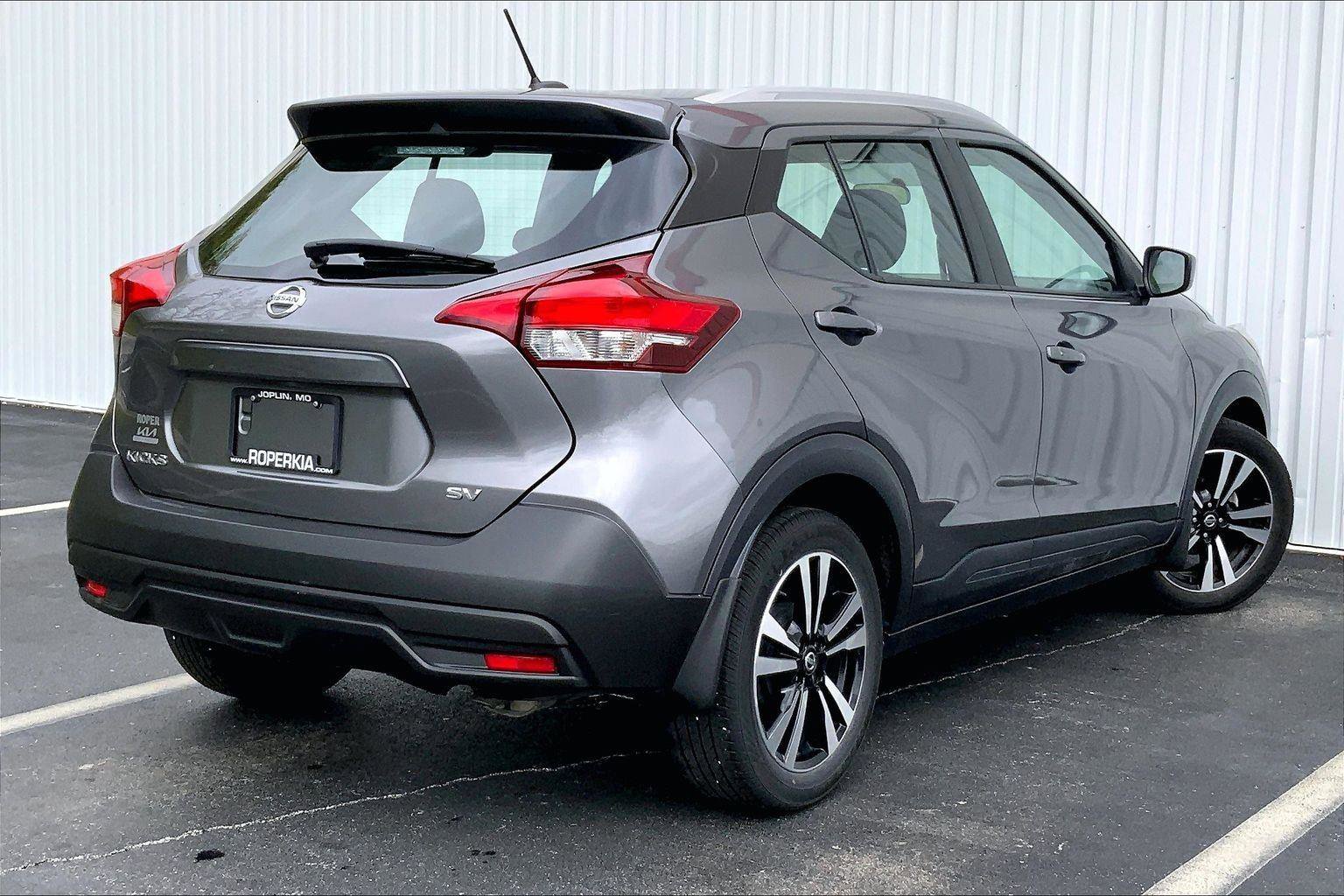 Used 2018 Nissan Kicks SV image 11