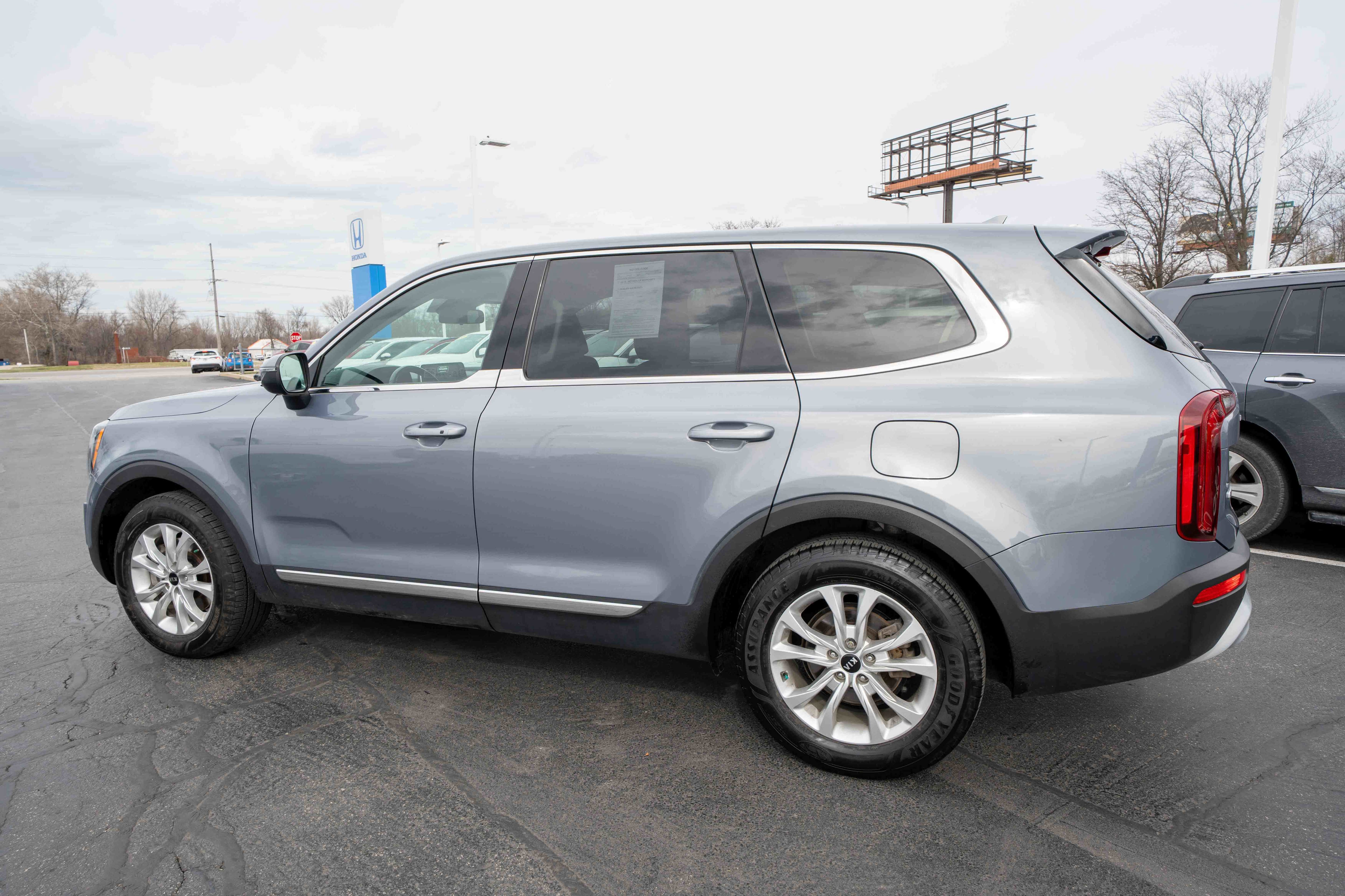 Used 2021 Kia Telluride LX image 4