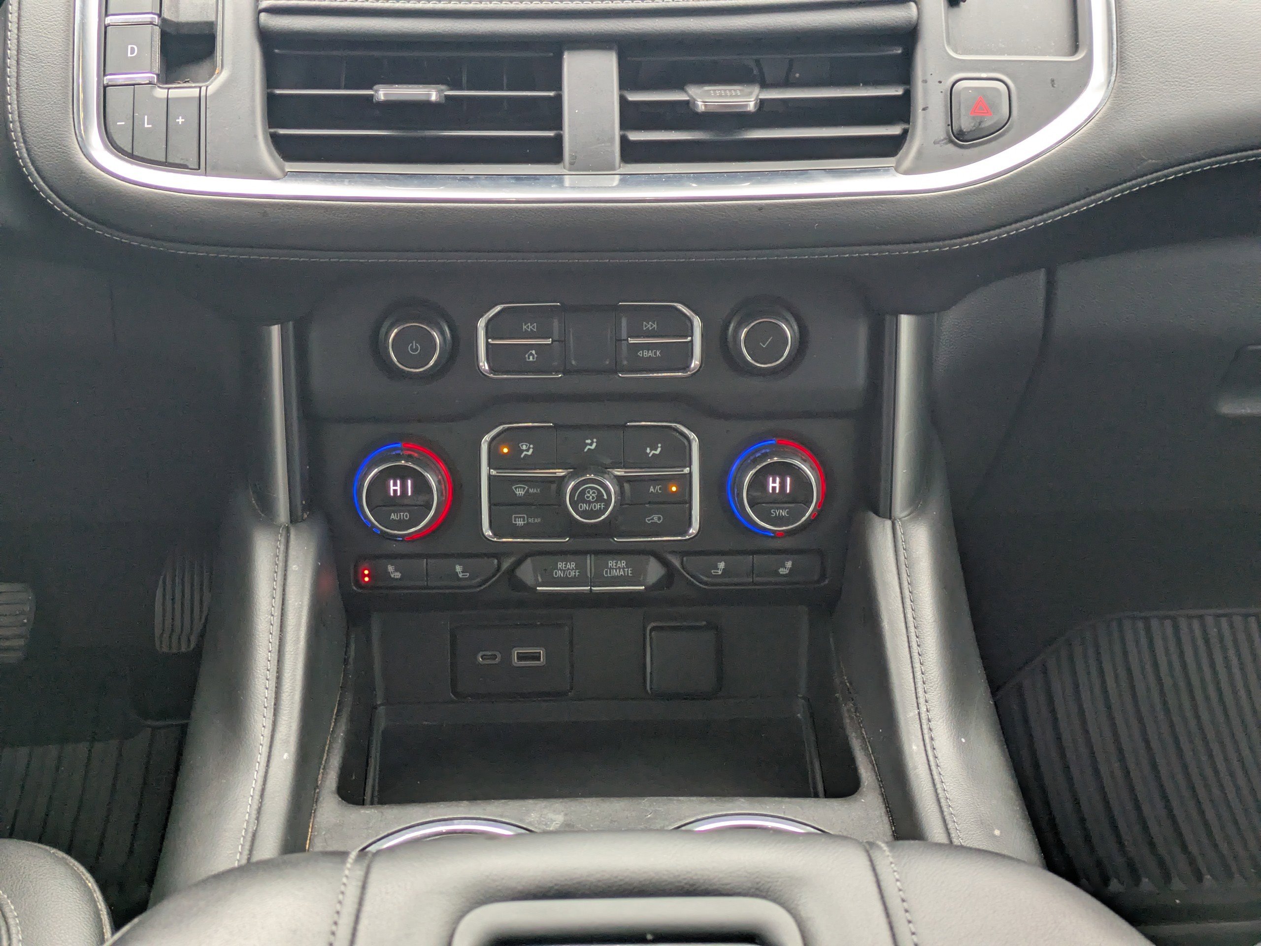 Used 2021 Chevrolet Suburban LT image 21