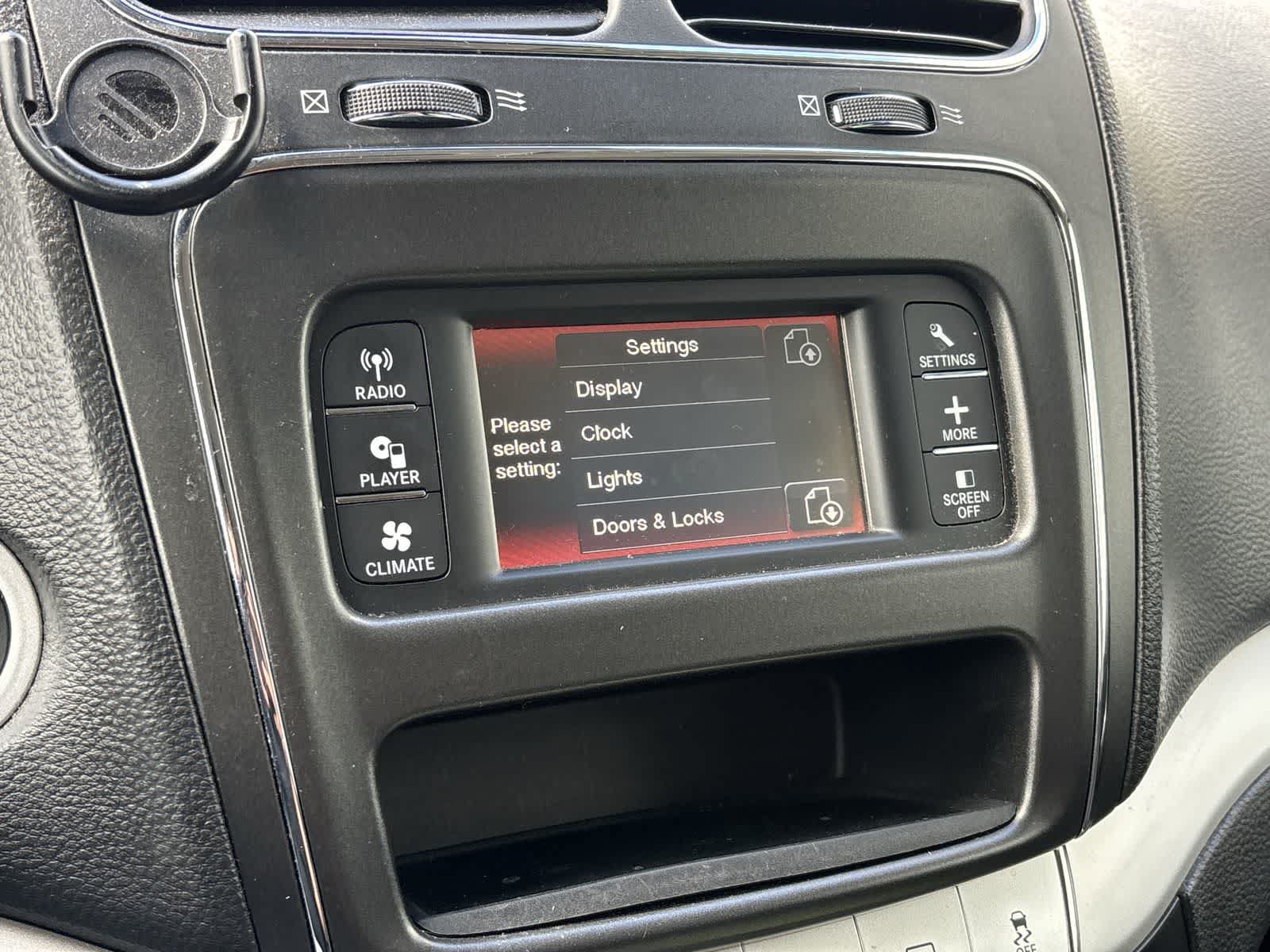 Used 2017 Dodge Journey SXT w/ Comfort/Convenience Group FWD image 16