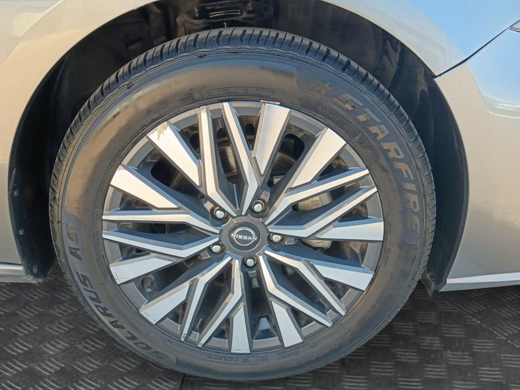 Used 2024 Nissan Altima 2.5 SV FWD image 23