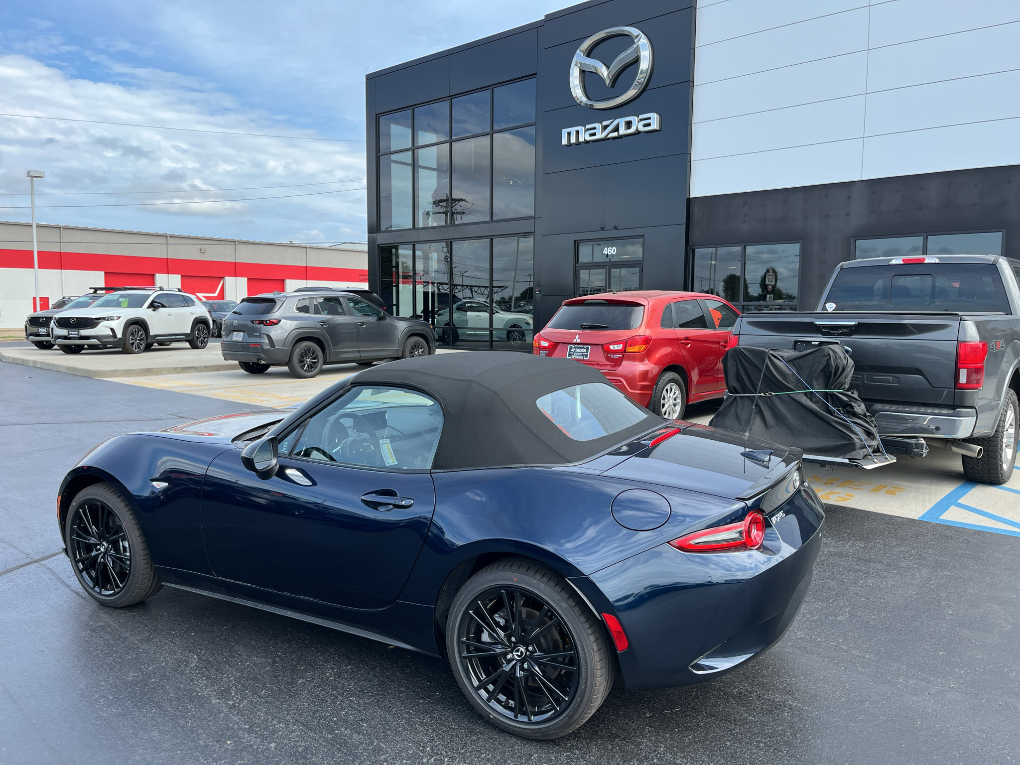 New 2026 MAZDA MX-5 Miata Club w/ Weather Package RWD image 3