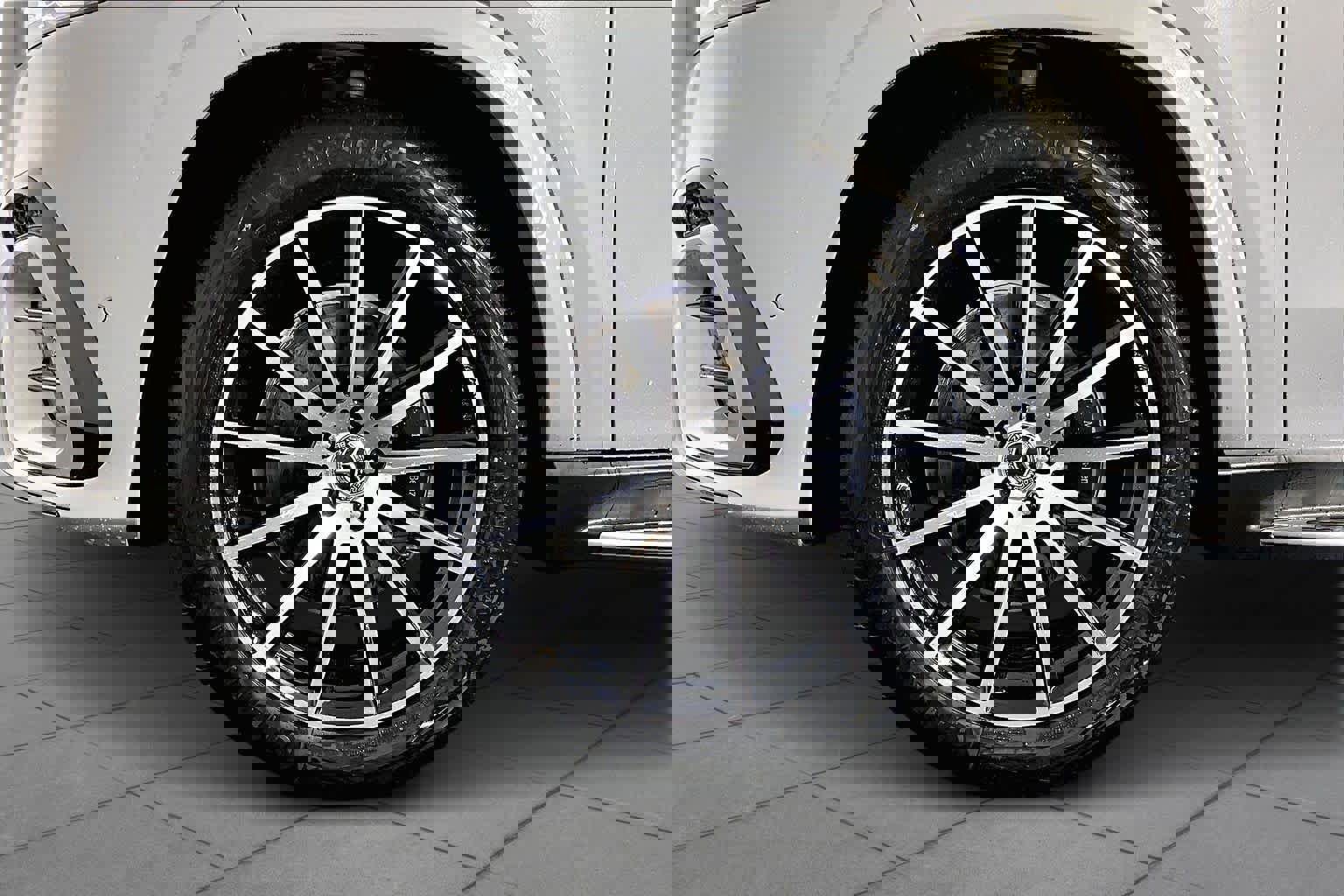 New 2026 Mercedes-Benz GLS 580 4MATIC image 17