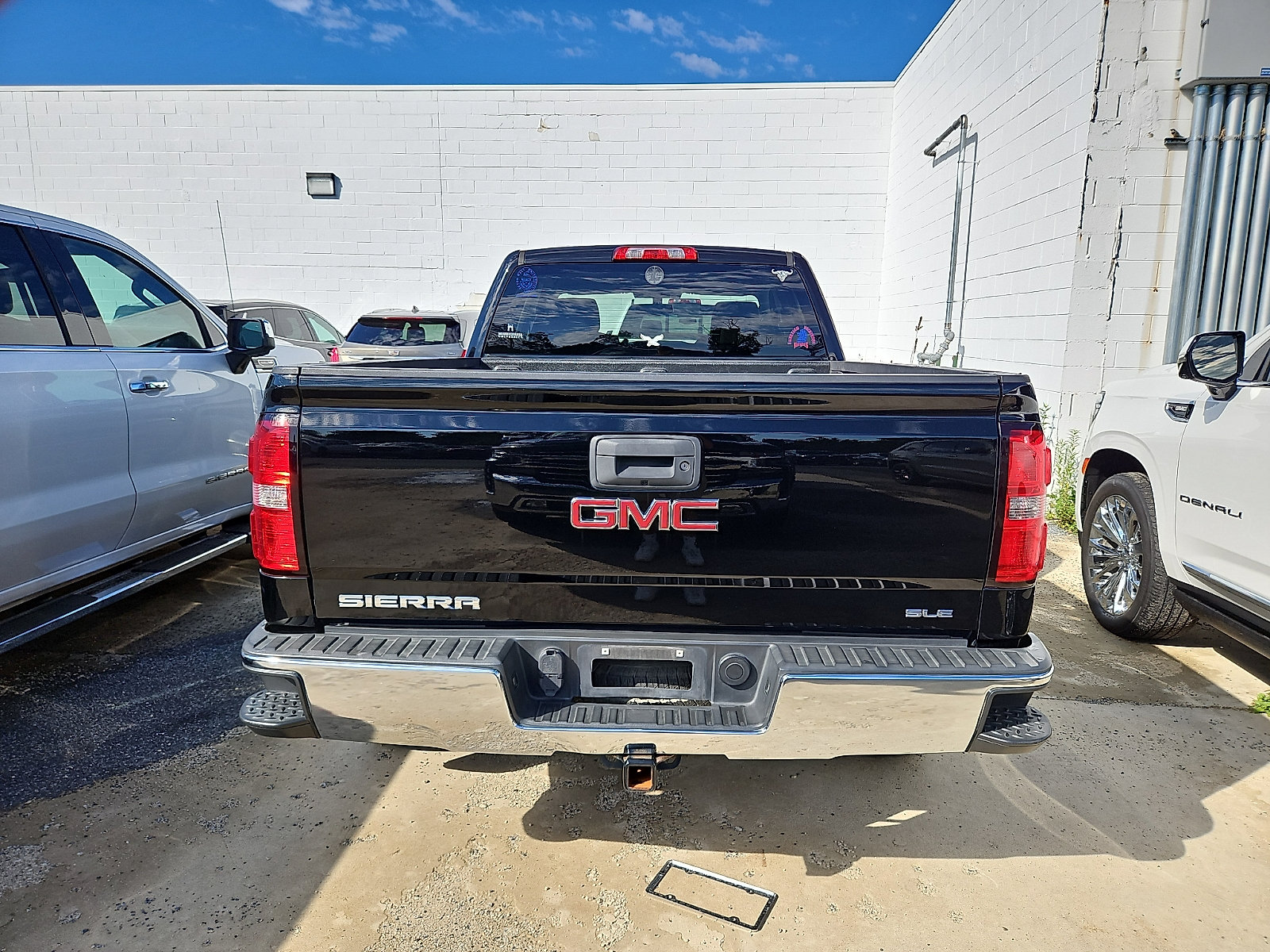 Used 2015 GMC Sierra 1500 SLE w/ SLE Value Package AWD/4WD image 6