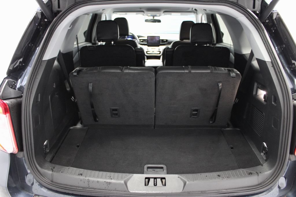 Used 2024 Ford Explorer XLT w/ Equipment Group 202A AWD/4WD image 14