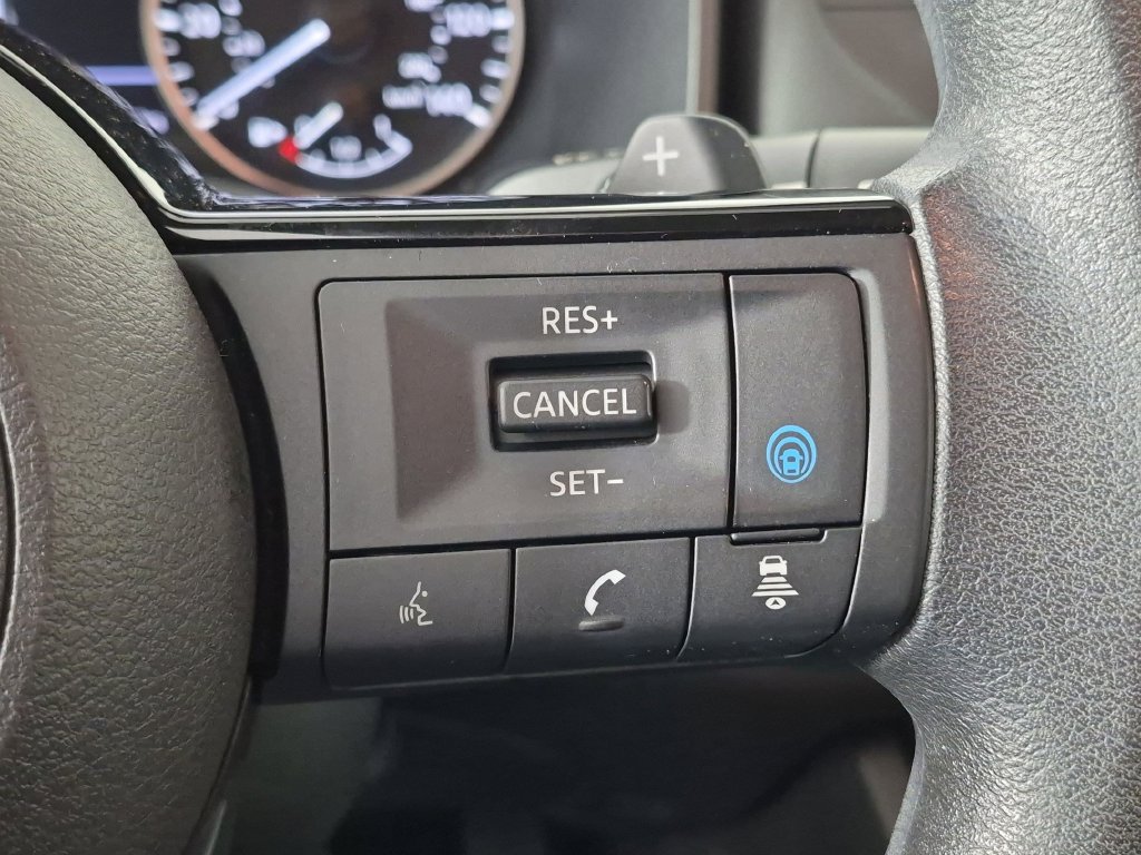 Used 2023 Nissan Rogue SV AWD/4WD image 19