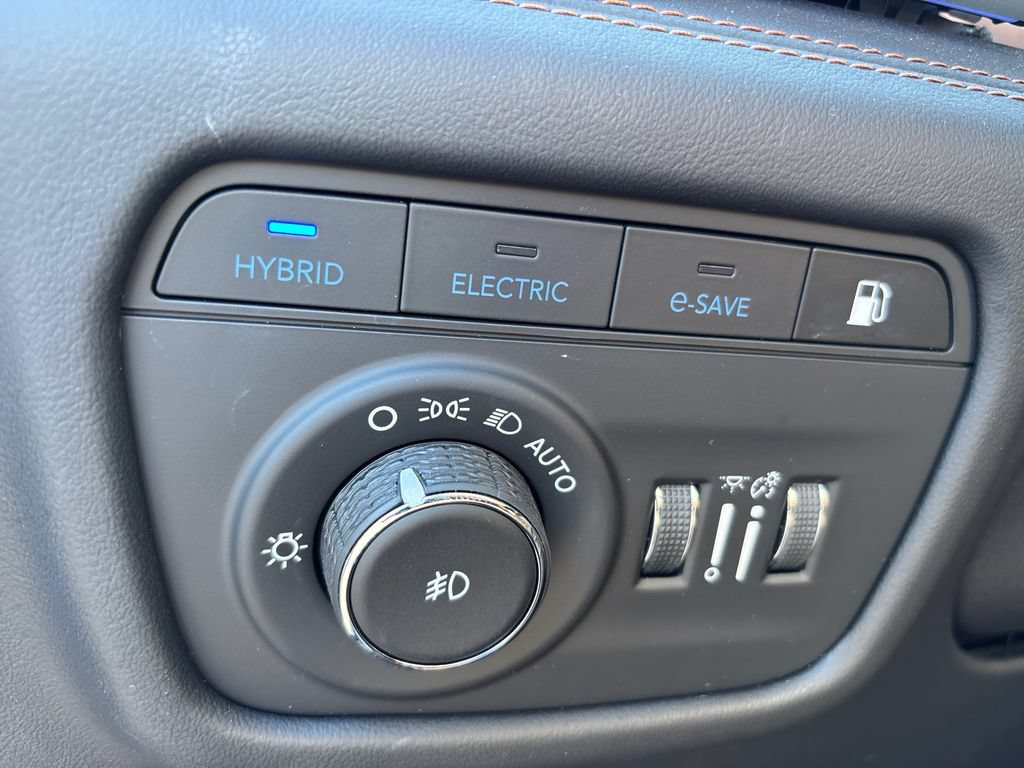 Used 2022 Jeep Grand Cherokee Summit AWD/4WD image 36