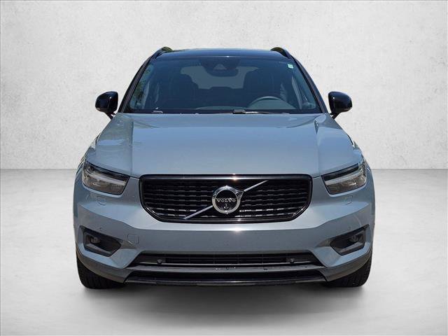 Used 2022 Volvo XC40 T5 R-Design w/ Advanced Package AWD/4WD image 2