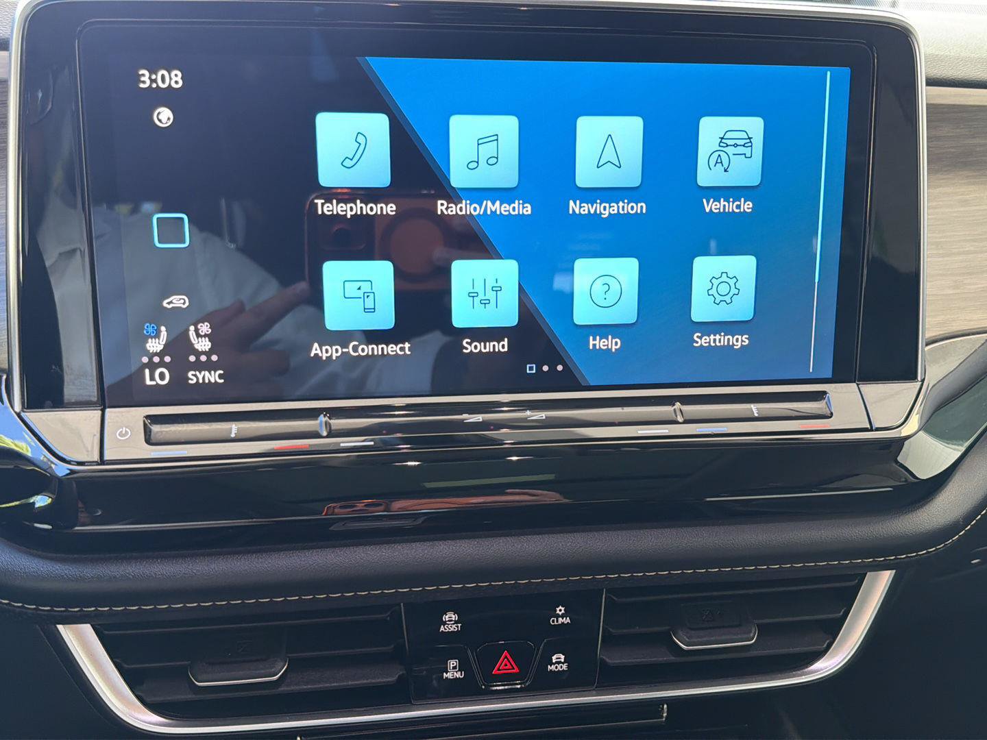 Certified 2024 Volkswagen Atlas SEL AWD/4WD image 22