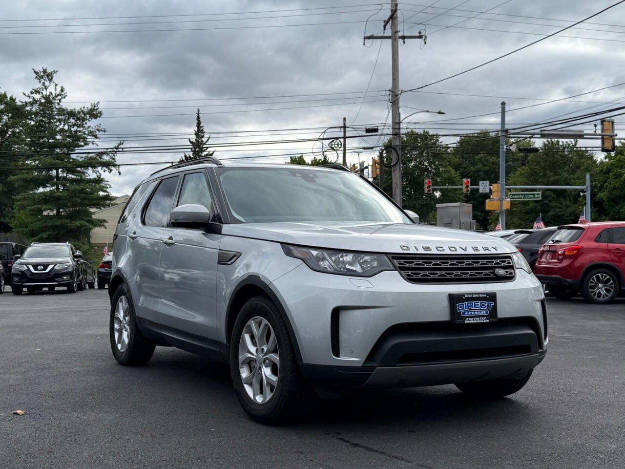 Used 2018 Land Rover Discovery SE image 4