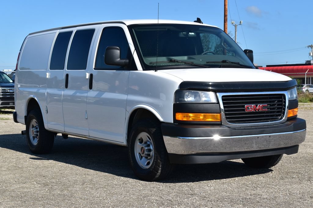 Used 2021 GMC Savana 2500 w/ Driver Convenience Package RWD image 3