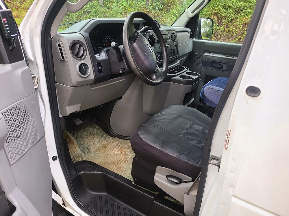 Used 2009 Ford E-250 and Econoline 250 Extended RWD image 13