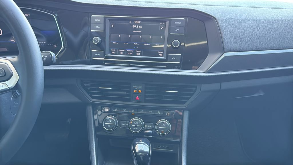 Used 2023 Volkswagen Jetta SE FWD image 11