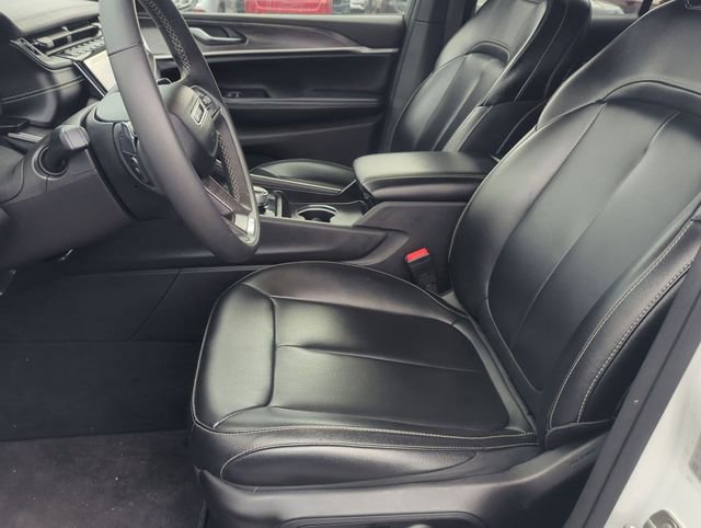 Used 2024 Jeep Grand Cherokee Limited 4xe image 11