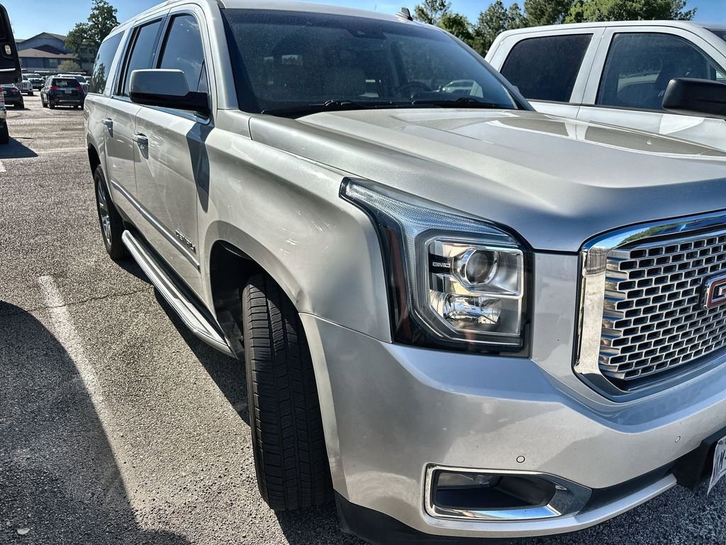 Used 2015 GMC Yukon XL Denali w/ Touring Package RWD image 2
