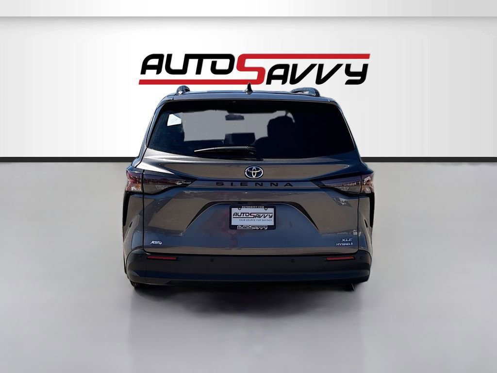 Used 2023 Toyota Sienna XLE w/ XLE Plus Package image 6