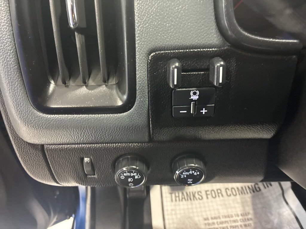 Used 2018 Chevrolet Colorado Z71 AWD/4WD image 18