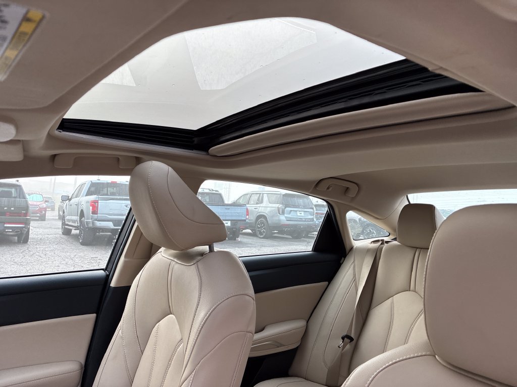 Used 2019 Toyota Avalon XLE w/ Moonroof Package FWD image 18