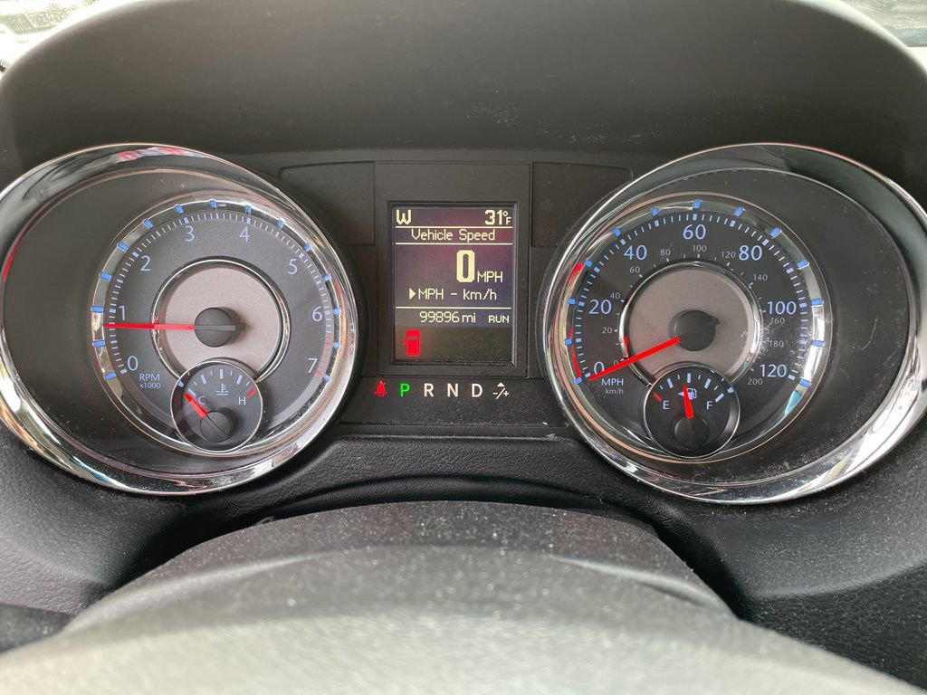 Used 2014 Chrysler Town & Country Touring image 20