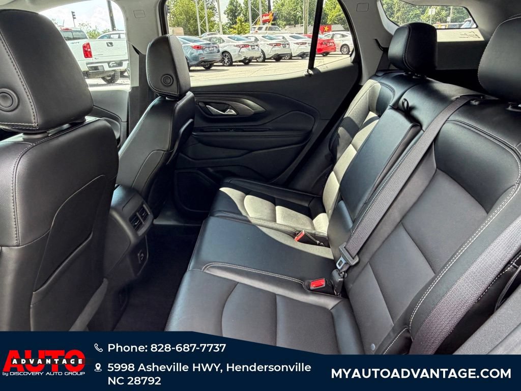 Used 2024 GMC Terrain SLT AWD/4WD image 28