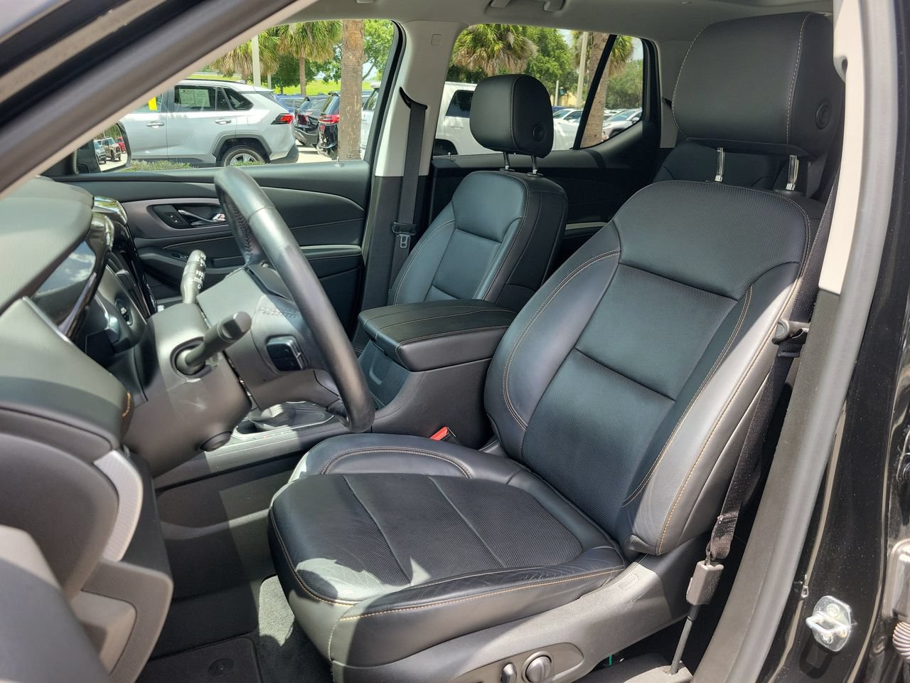 Used 2021 Chevrolet Traverse Premier w/ Redline Edition AWD/4WD image 17