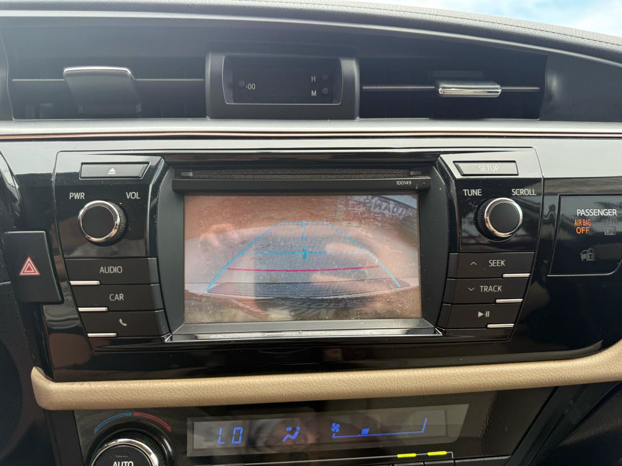 Used 2015 Toyota Corolla LE FWD image 11