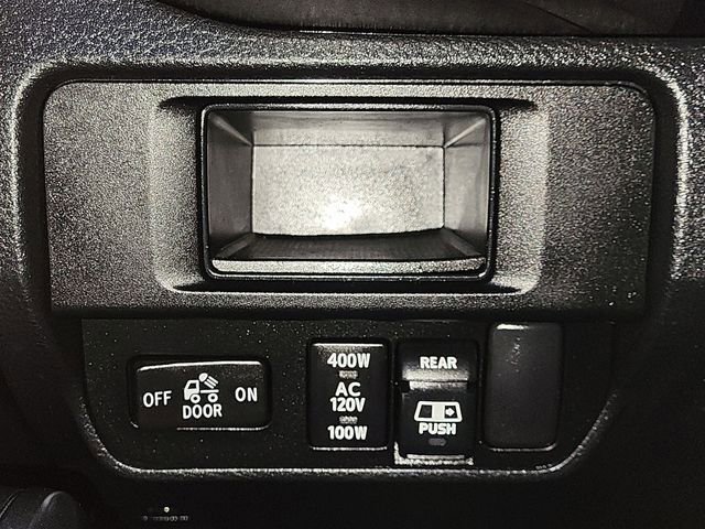 Used 2017 Toyota Tacoma TRD Sport image 32