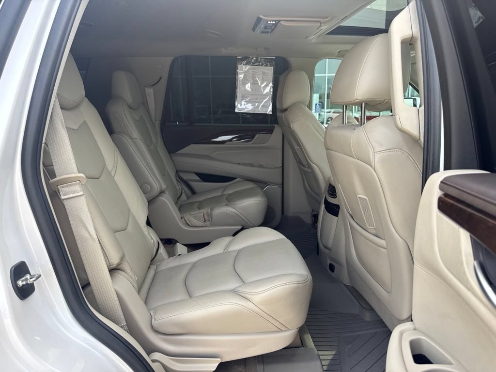 Used 2017 Cadillac Escalade Premium Luxury AWD/4WD image 31