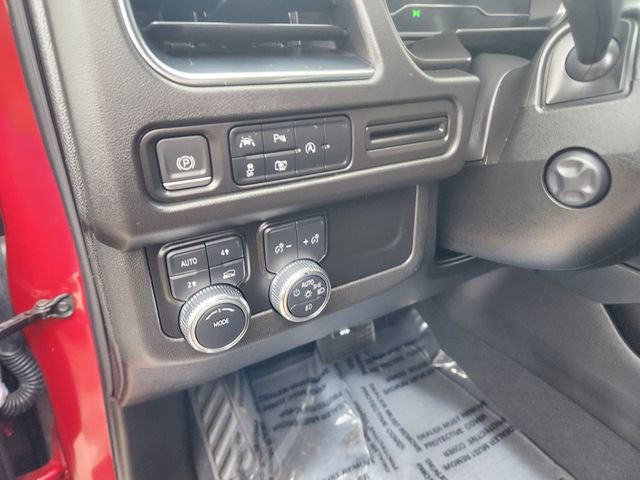 Used 2023 GMC Yukon SLT w/ SLT Luxury Package image 16