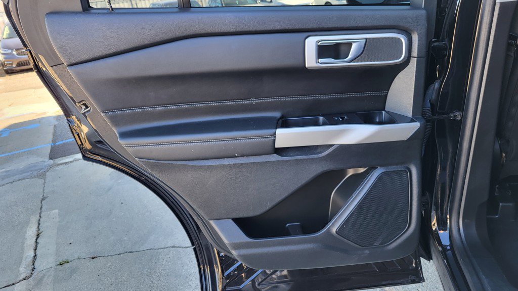 Used 2022 Ford Explorer XLT image 16
