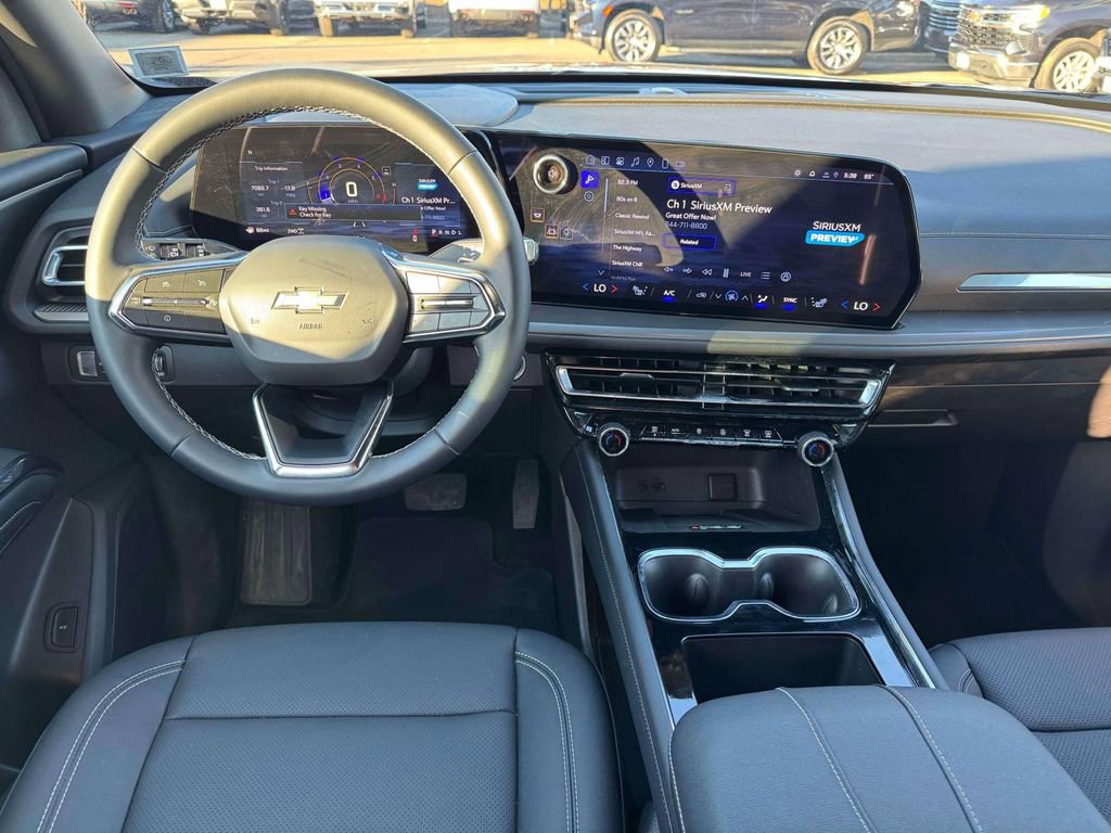 Used 2026 Chevrolet Traverse LT AWD/4WD image 17